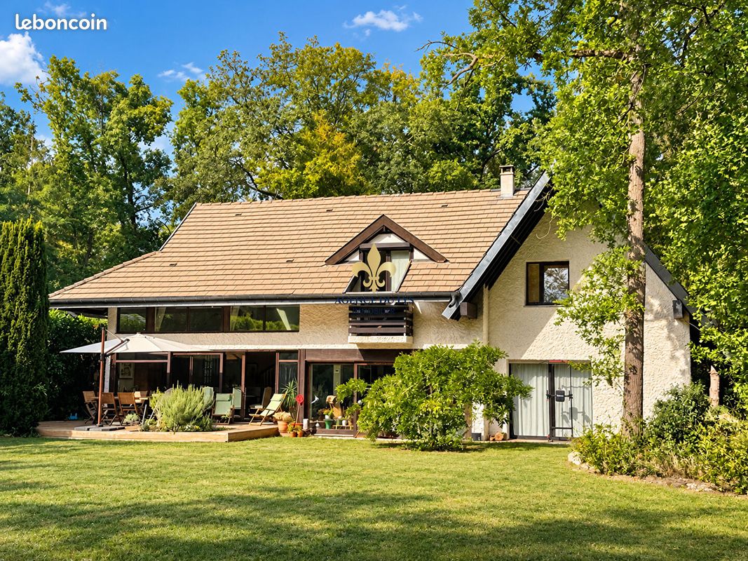 Maison 7 pièces 252 m² · à Gouvieux · 252 m² · 1 040 000 €