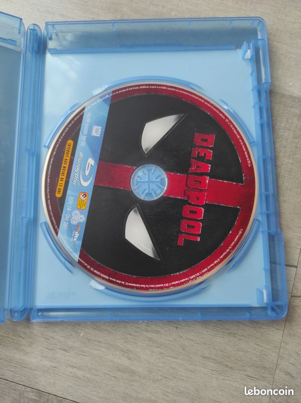 Deadpool Blu Ray (image 1)