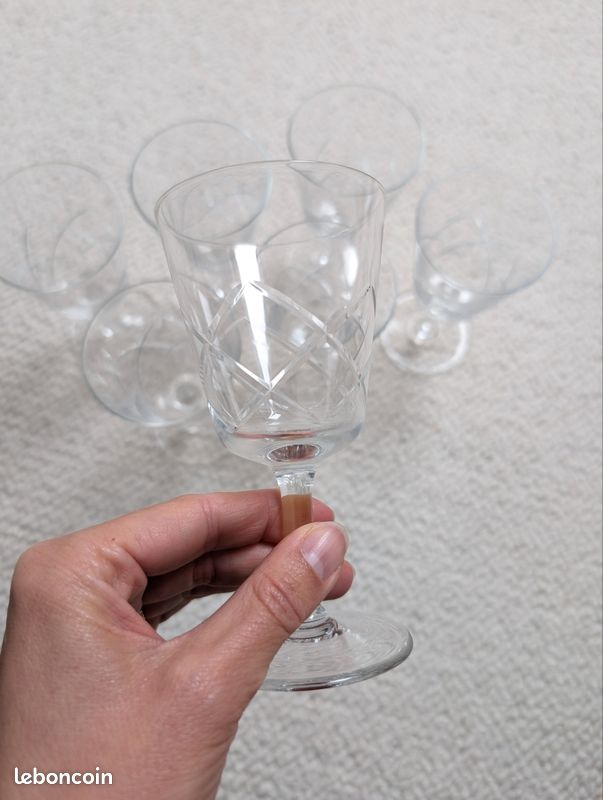Lot de verres à pied en cristal gravé (image 2)