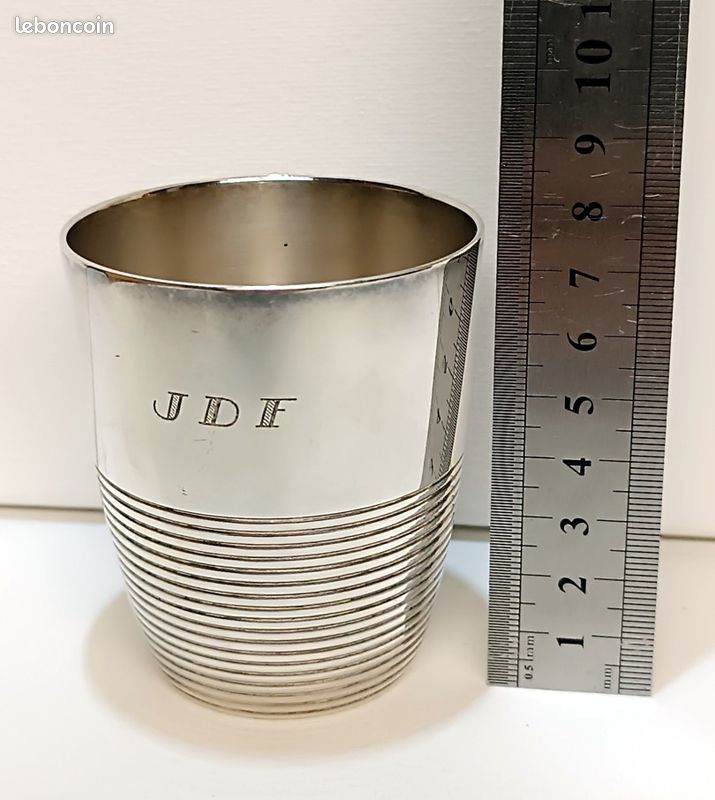 Saint-Louis Série De 8 Gobelets Cristal Gravé modèle Papin - Verres