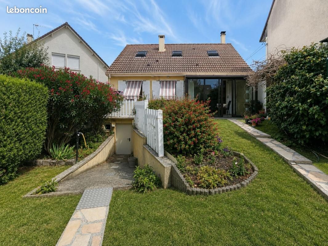 Maison 5 pièces 110 m² · à Chelles · 110 m² · 339 000 €
