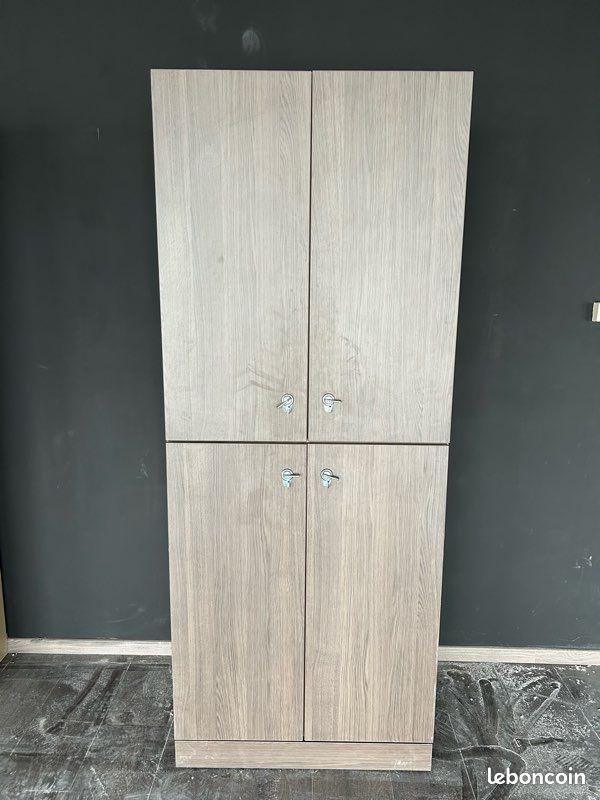 Armoire /vestiaire 4 portes haut 200 cm x larg 800 cm (image 1)