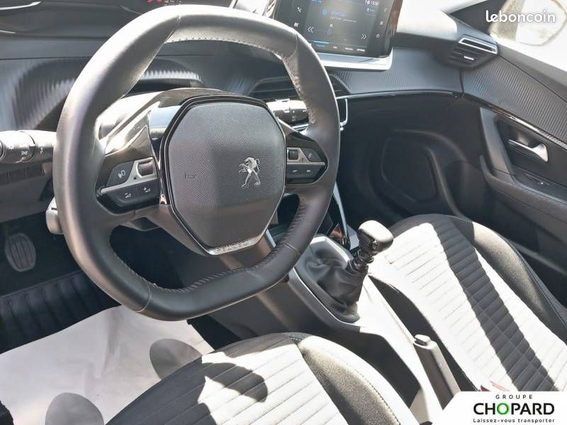 Peugeot 2008 PureTech 100 S&S BVM6 Style (image 2)