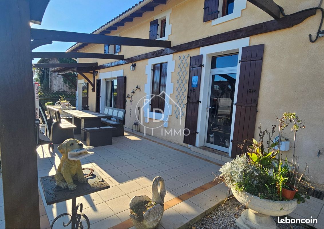 Maison 5 pièces 195 m² · à Saint-Michel-de-Double · 195 m² · 261 000 €