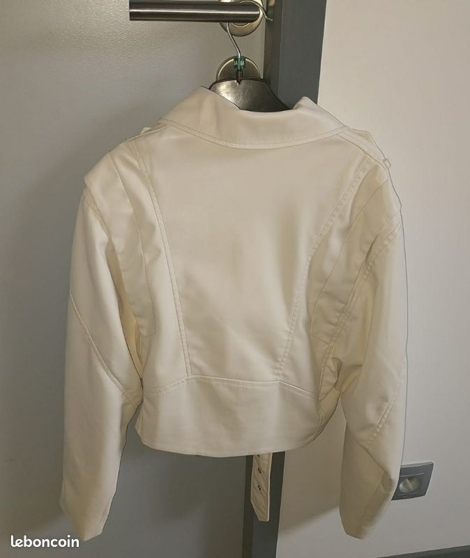 Blouson court effet cuir écru (image 2)