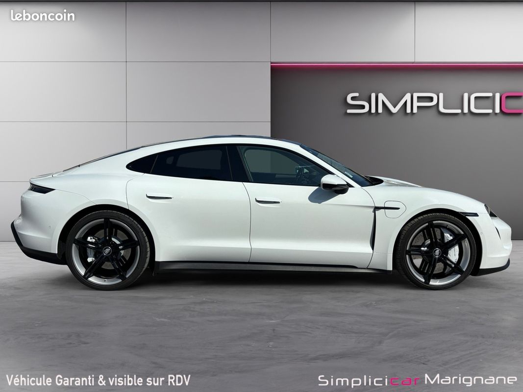PORSCHE TAYCAN 4S 530 ch GARANTIE PORSCHE APPROVED - ECRAN PASSAGER - BOSE - TOIT PANO - CAM 360 - (image 9)