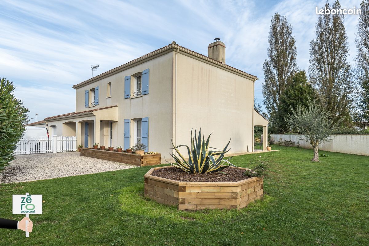 Maison 6 pièces 176 m² · à Angles · 176 m² · 404 900 €