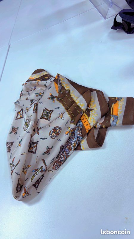 Foulard (image 1)