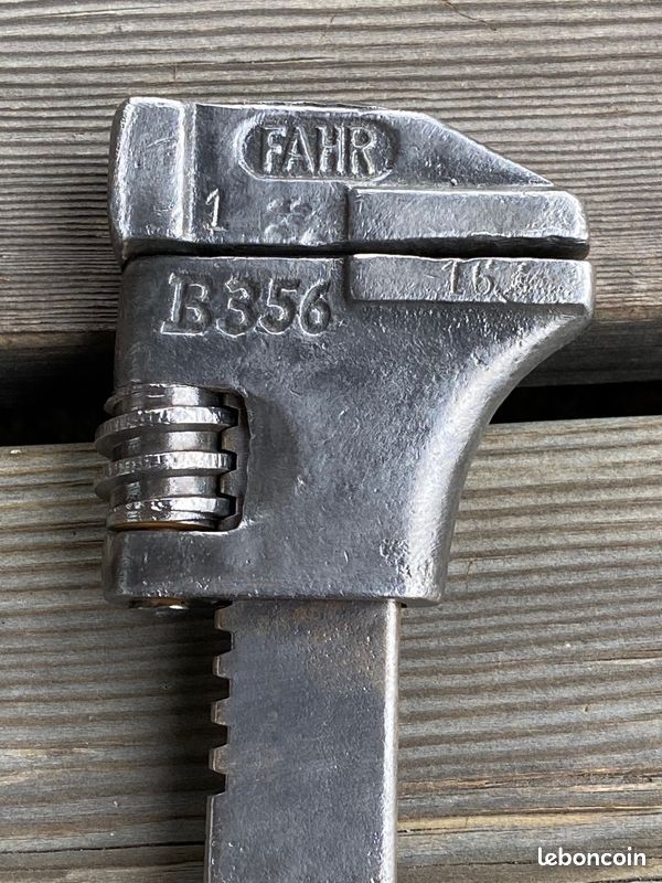 old tool, OUTIL ANCIEN, Clé À Molette Anglaise Marteau WW1 WW2 , (réf n