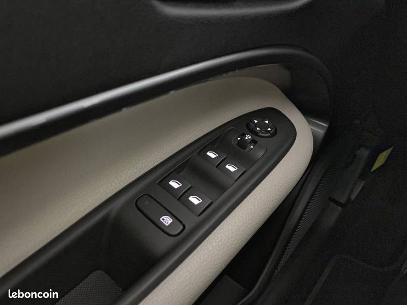 Fiat 600 T-Gen 3 1.2 Hybrid 110ch eDCT6 La Prima (image 20)