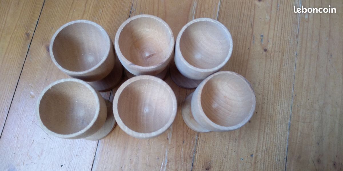 Lot de coquetiers en bois (image 2)