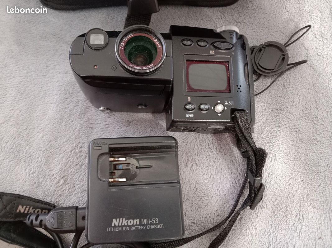 Nikon - Coolpix P5100 VR avec chargeur et batterie