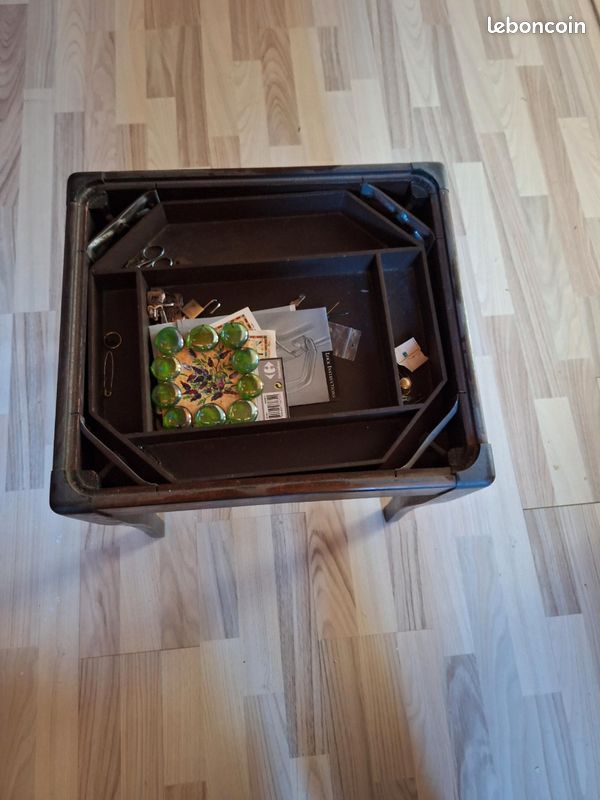 A saisir Tabouret en bois massif et cuir
Pour un piano (image 2)
