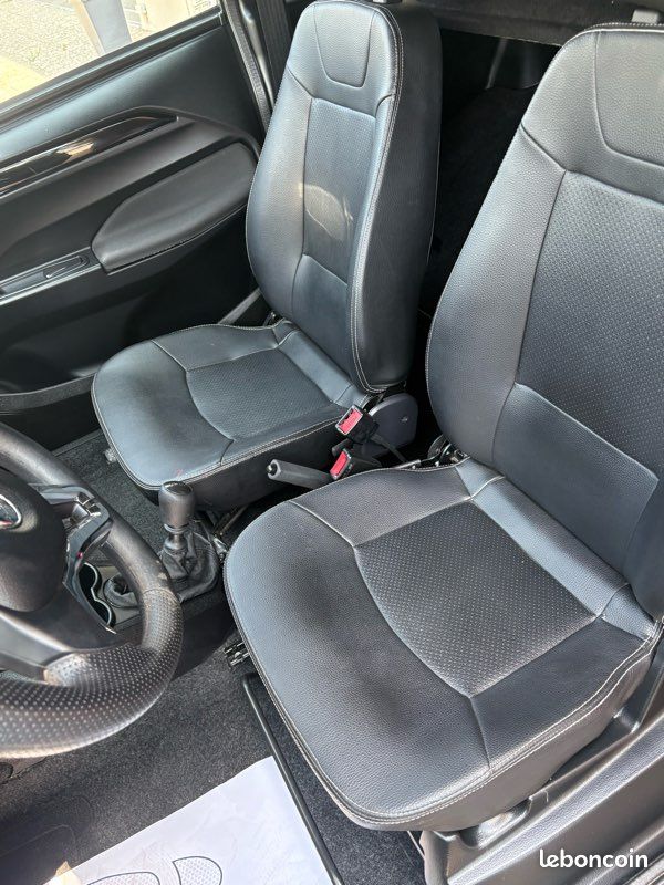 Voiture sans permis AIXAM COUPÉ (image 2)