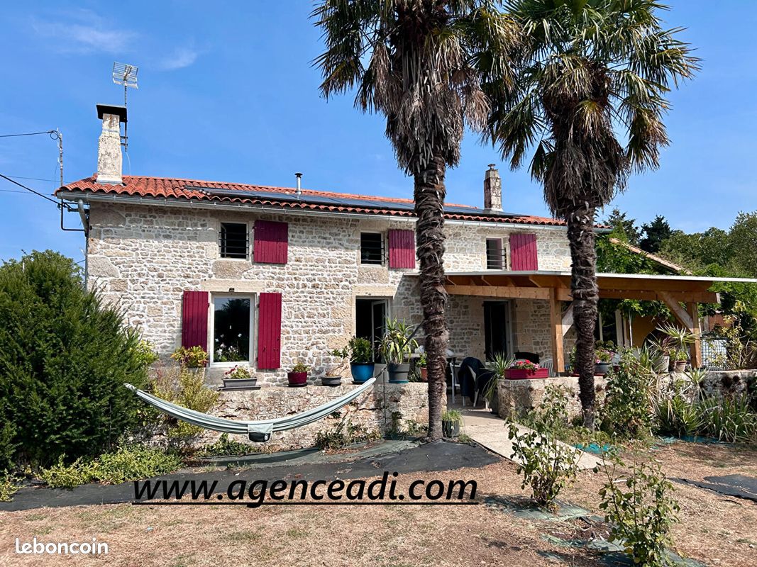 Maison 7 pièces 219 m² · à La Crèche · 219 m² · 312 000 €
