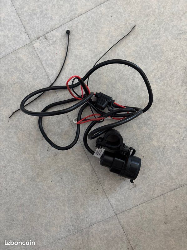 DAFY MOTO - Chargeur USB 4,2A Evo (image 1)