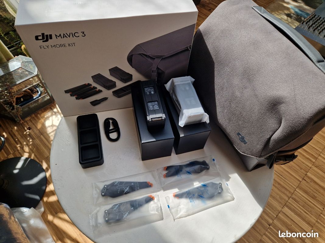 Kit gamme DJI Mavic 3 Fly More - Modélisme