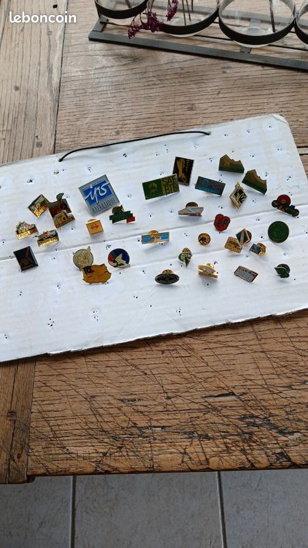 Lot de Pin's (image 17)