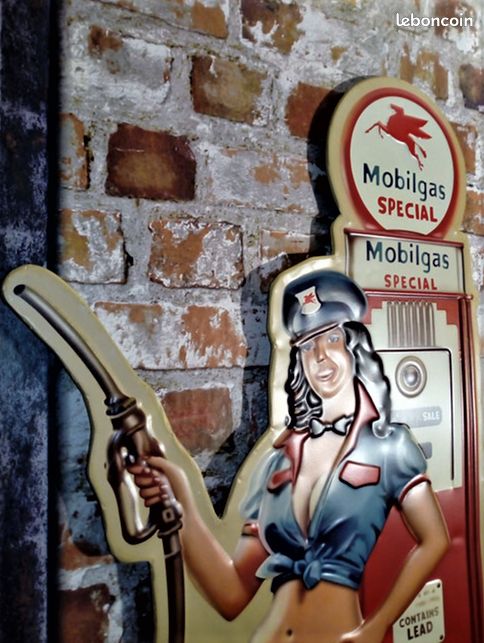 GLOBLELAND Plaque en Étain Vintage en Métal Pin Up Woman pour Décoration Murale de Garage Service de Réparation Peinture en Étain 8x12 pouce pour la Maison le Bar le Café le Club