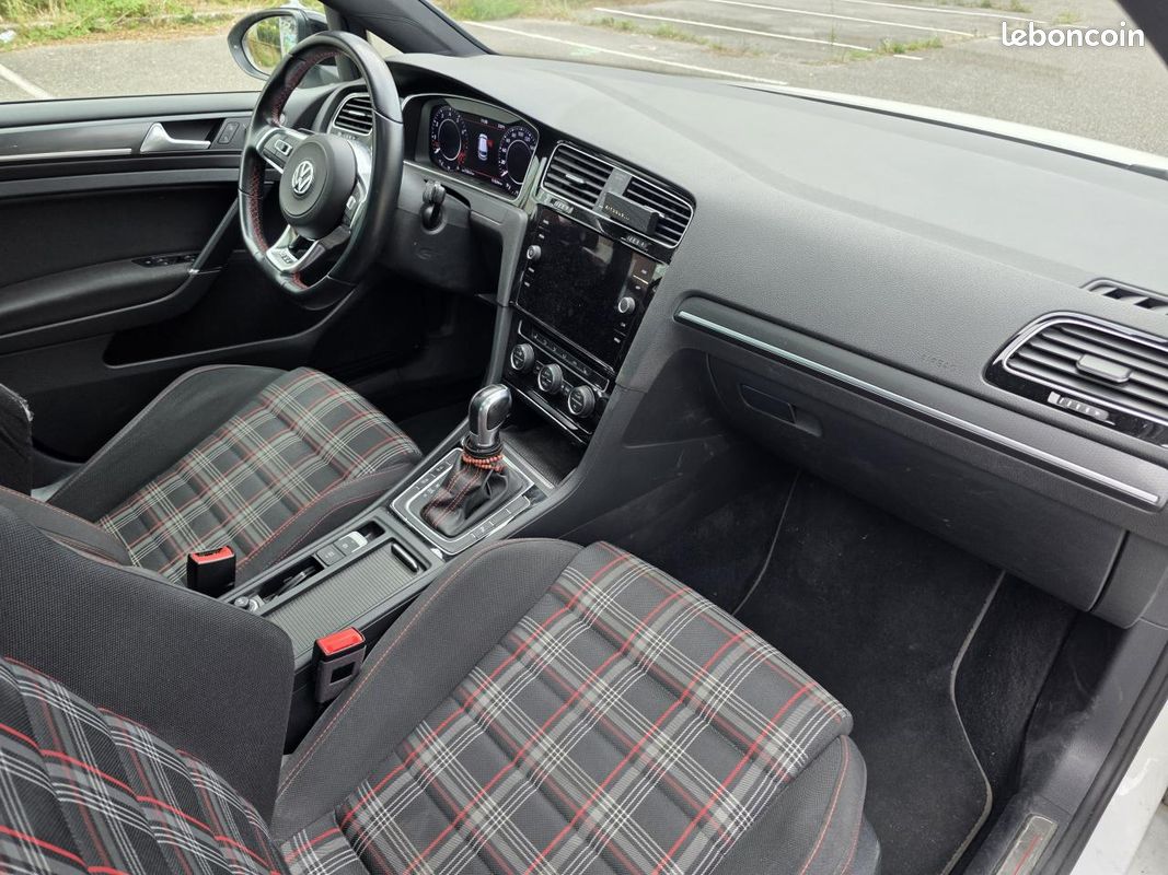 VOLKSWAGEN GOLF GTI Performance 2.0 16V TSI - 245 cv - BV DSG 7 (image 14)