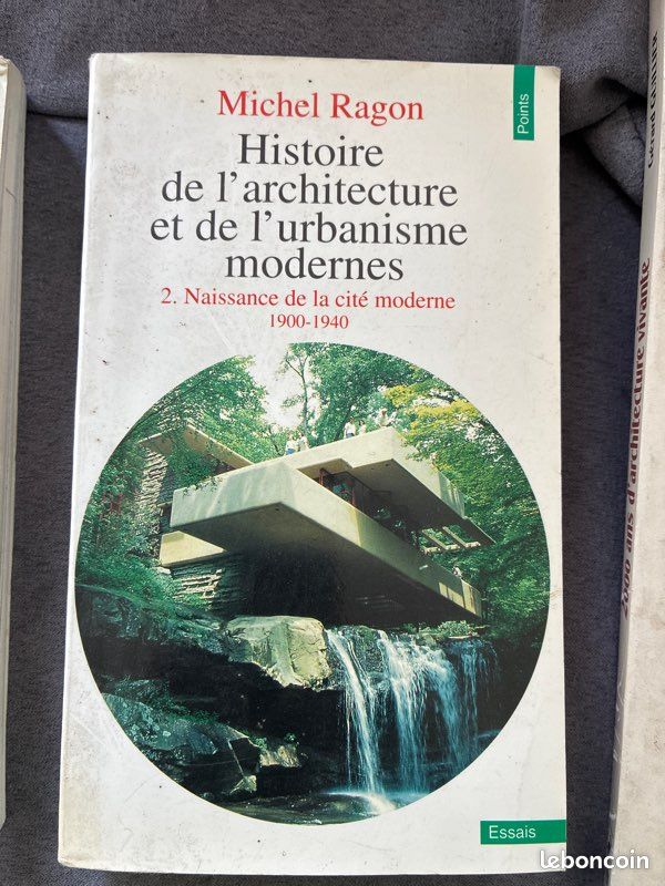 Je vends un lot de 4 ouvrages consacrés à l’architecture et à l’urbanisme : (image 2)