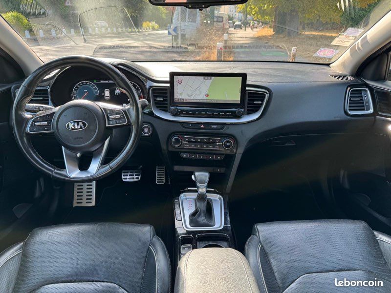 KIA XCEED Premium - 2019 - 98 785km - Toit pano - Cuir - GARANTIE 6 MOIS - Historique complet - Excellent état - État neuf - CT vierge - En stock et disponible (image 4)