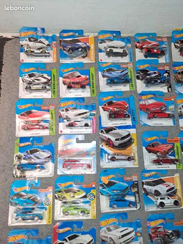 Lot de voitures hotwheels, état neuf, sous blister (image 7)