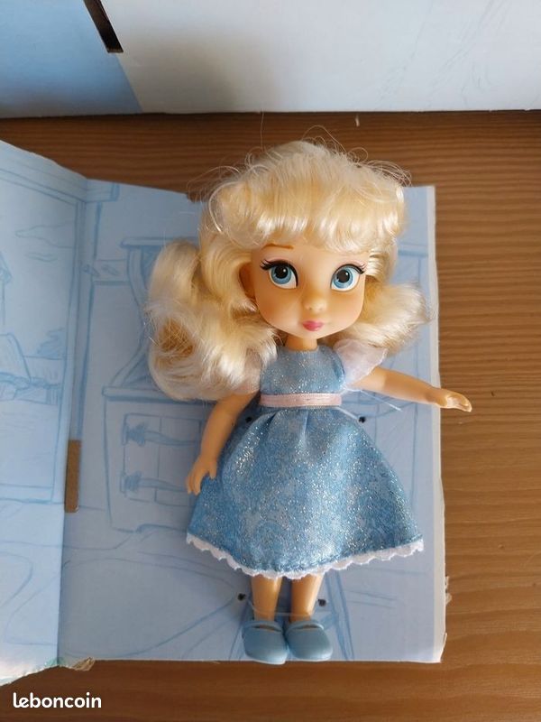 Poupée Cendrillon miniature Animator Princesse Disney (image 1)