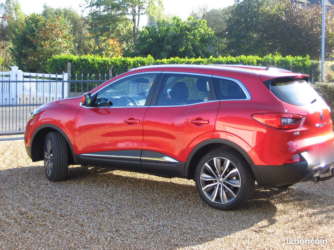 kadjar-essence-boite-auto-avec-attache-remorque-voitures