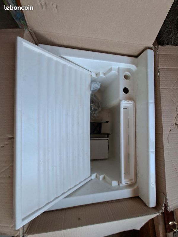EVIER lavabo ETAT NEUF en carton TOUS Accessoires inclus (image 1)