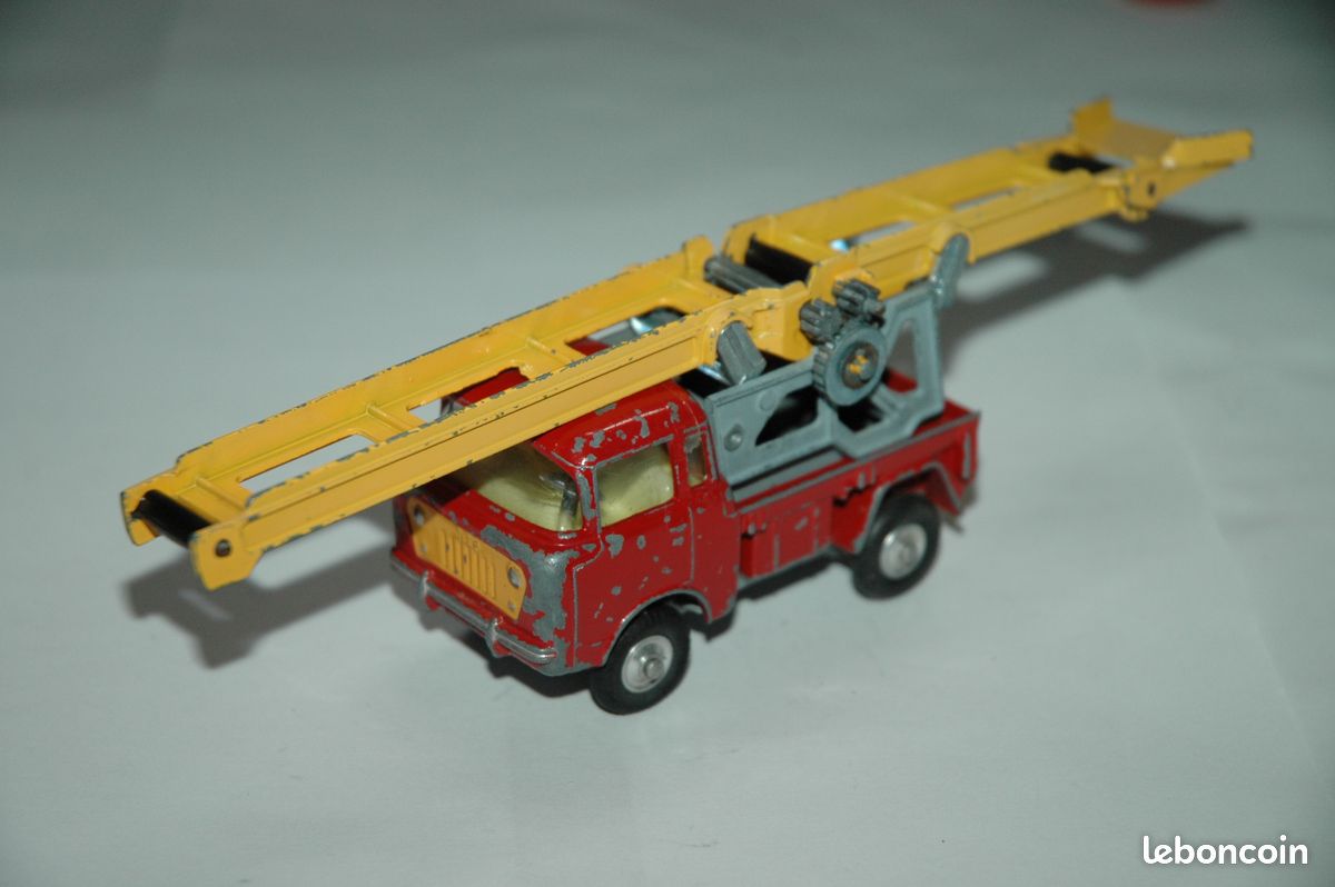Corgi Toys Jeep FC 150 élévateur 1/43 (image 1)