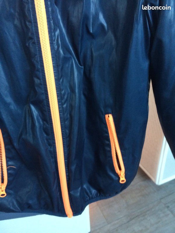 Veste garçon Benetton marine avec touche d Orange (image 2)