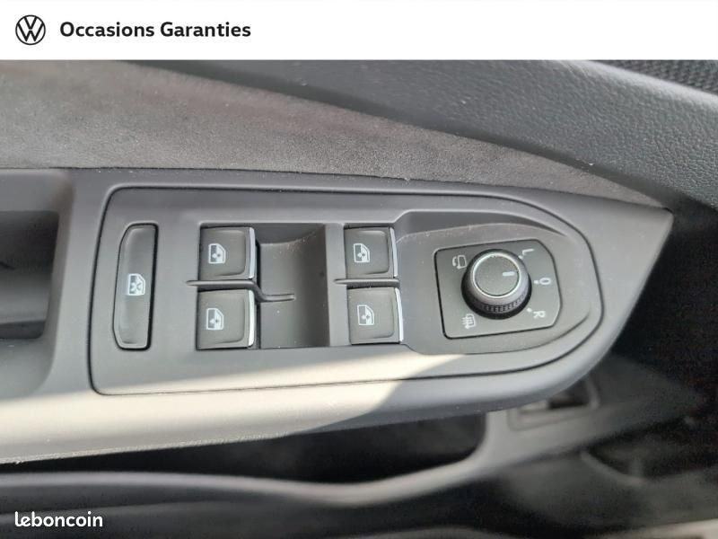 Volkswagen Golf SW 2.0 TDI 150ch R-Line DSG7 (image 34)