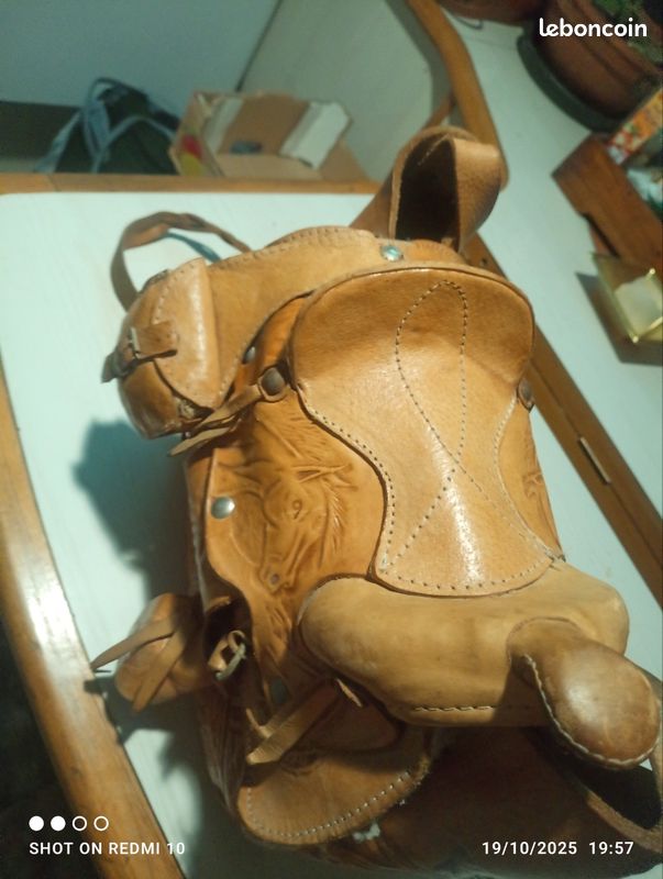 Sac Saddle à bandoulière Cuir de veau souple bicolore couleur latte et
