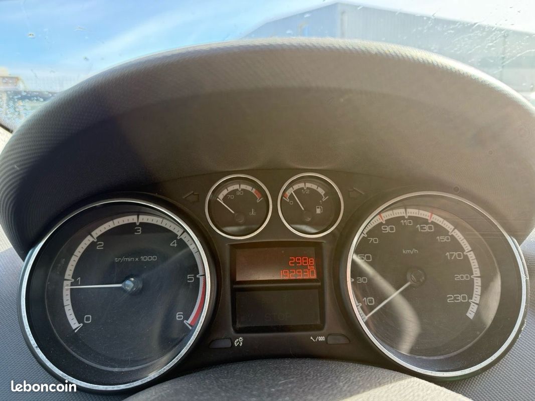 Peugeot 308 1.6 HDI92 FAP CONFORT PACK 5P (image 6)