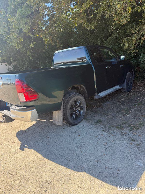 Toyota Hilux 2.4 légende (image 2)