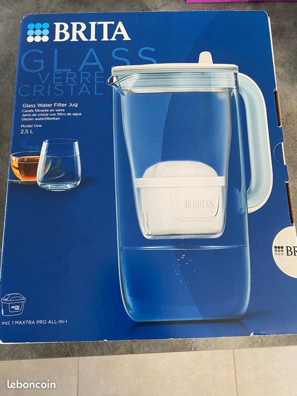 Carafe filtrante en verre BRITA - Model One bleue - Capacité 2,5L dont