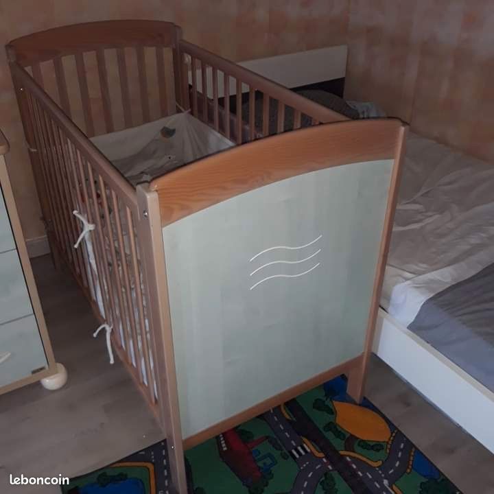 Lit bébé (image 1)