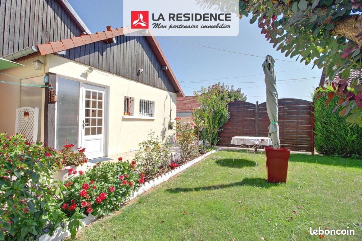 Maison 6 pièces 122 m² · à Saint-Étienne-du-Rouvray · 122 m² · 215 000 €