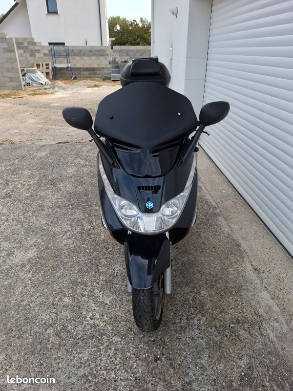Scooter piaggo X8 (image 3)