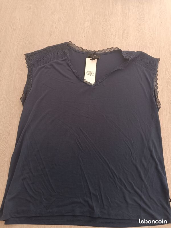 T shirt bleu marine T44 le temps des cerises (image 1)