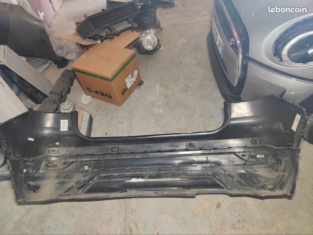 Pare-chocs / pare choc arrière Volkswagen T-cross T cross complet avec radars origine référence 2GM807421 / 2GM807425 année 2022 (image 3)