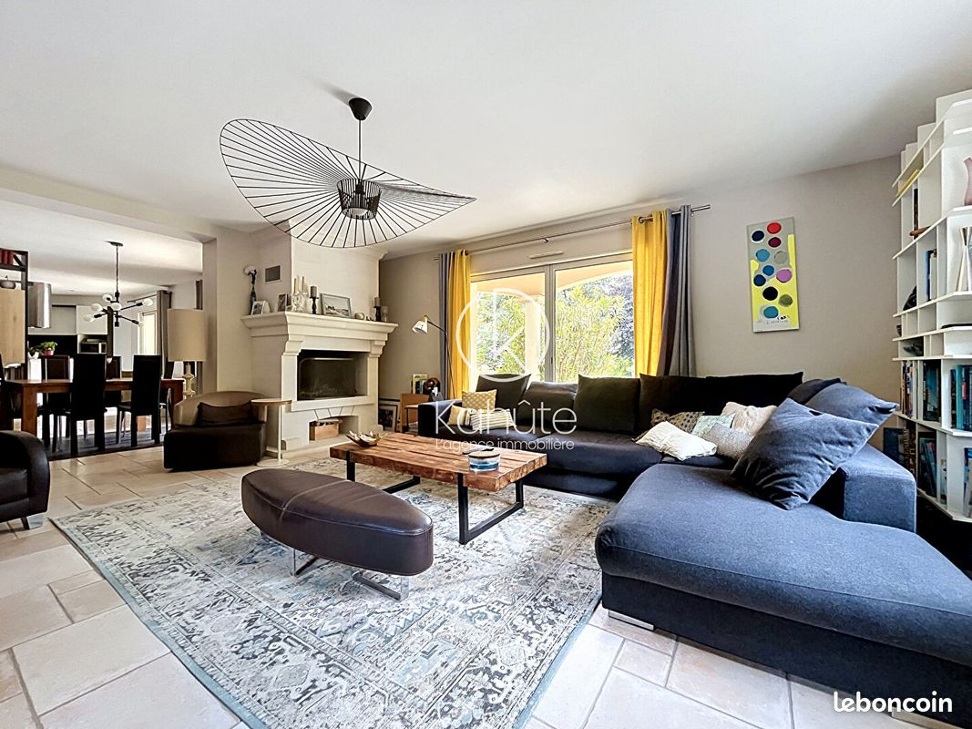 Maison 8 pièces 203 m² · à Saint-Cyr-au-Mont-d'Or · 203 m² · 1 098 000 €