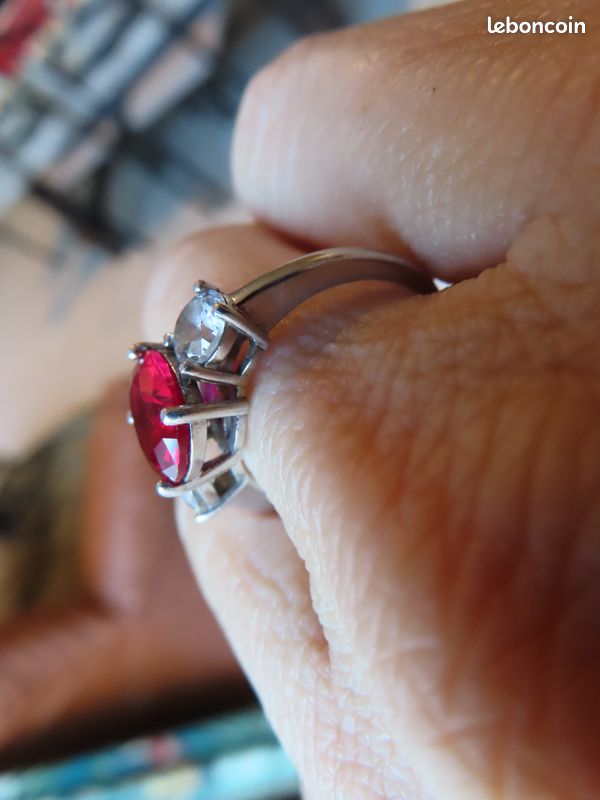 Bague En Argent 925 Avec Rubis Naturel 7x5mm Et Zircons - Taille 56-57, Neuve Sans Emballage