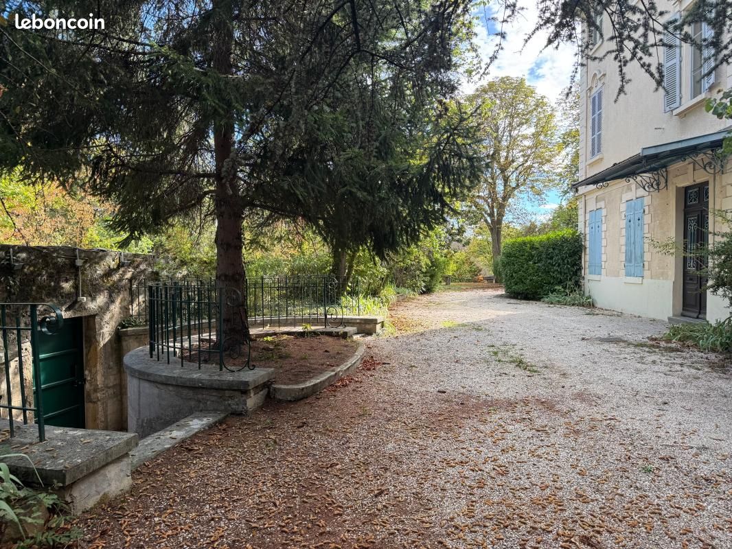 Appartement 4 pièces 126 m² · à Saint-Cyr-au-Mont-d'Or · 126 m² · 1 690 €/mois