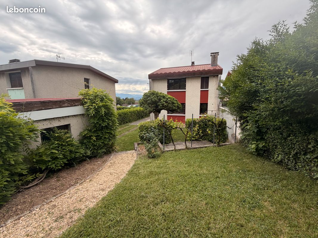 Maison 4 pièces 102 m² · à Rives · 102 m² · 220 000 €