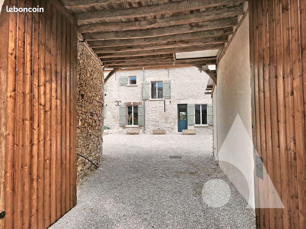 Maison 6 pièces 209 m² · à Rully · 209 m² · 599 000 €
