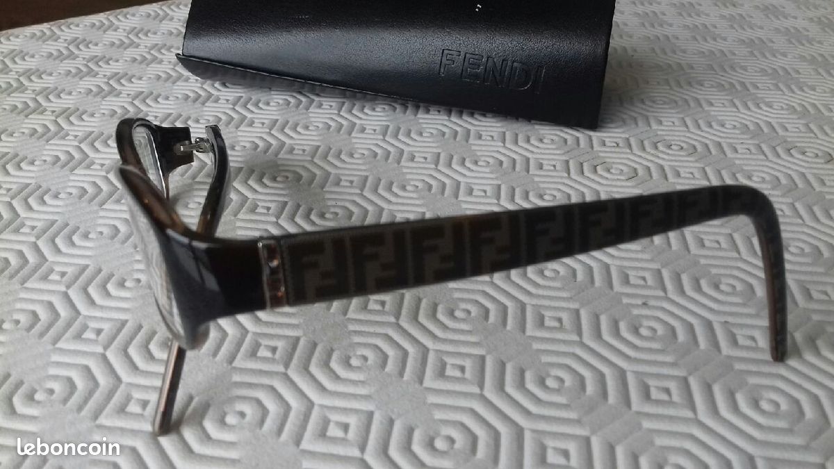 Lunette de vue femme fendi (image 3)