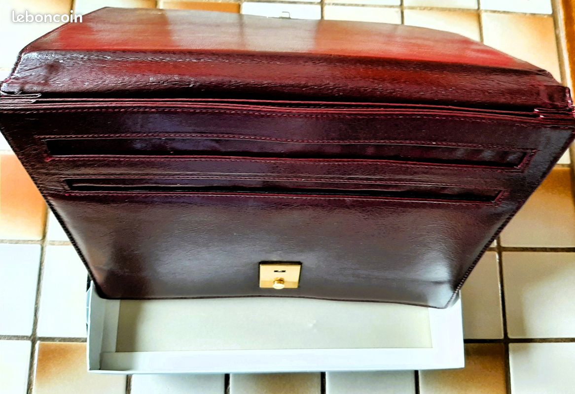 Porte-documents bordeau neuf (image 2)