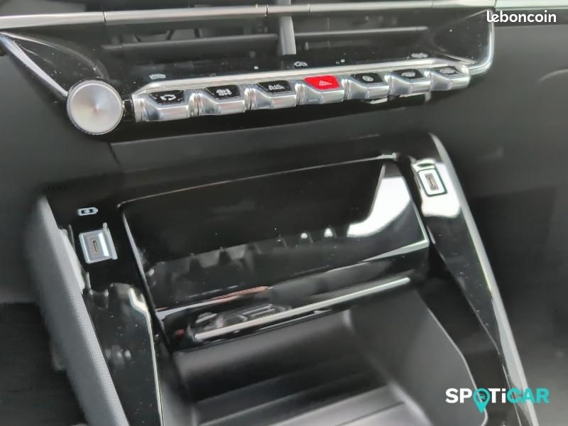 Peugeot 2008 e-2008 156ch 54 kWh Allure (image 23)